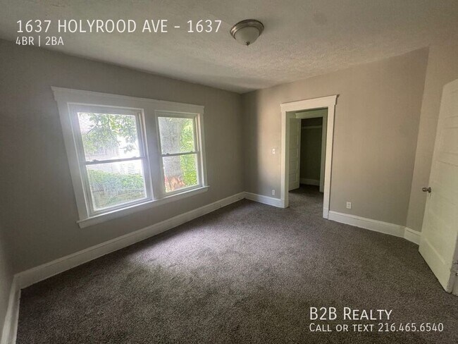 Building Photo - 1637 Holyrood Rd