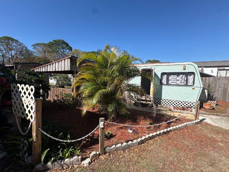 Building Photo - 4115 Aurora Rd