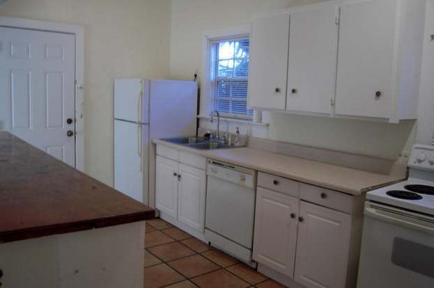 Building Photo - 301 Central Dr