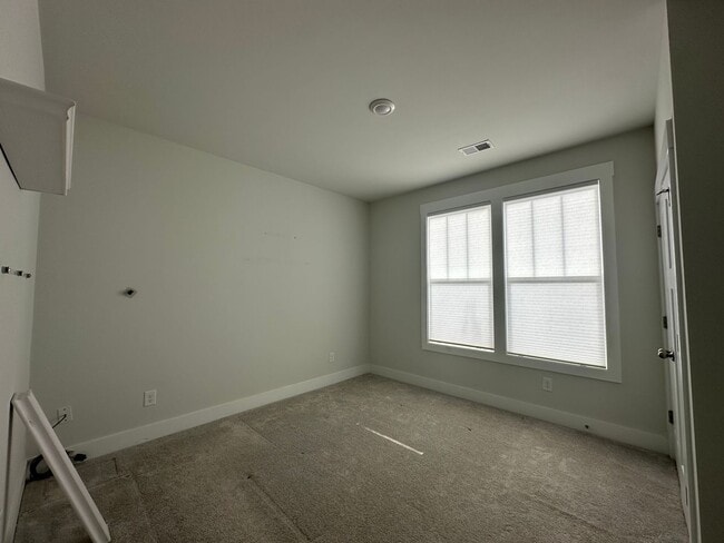Building Photo - 521 Robinwood Pl