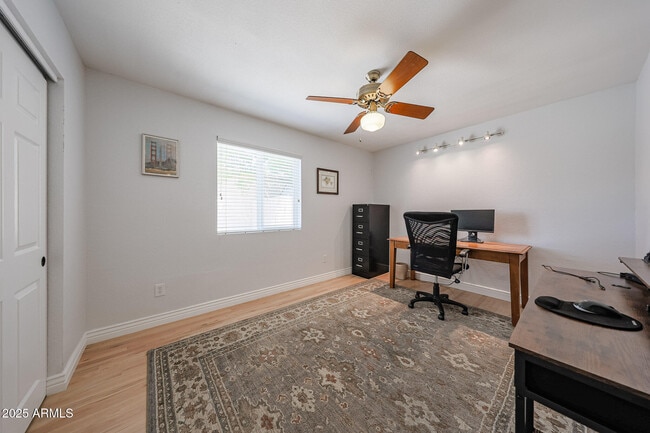 Building Photo - 601 E Forest Hills Dr