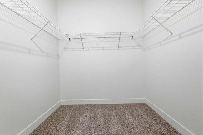 Building Photo - 858 Coulsen Dr