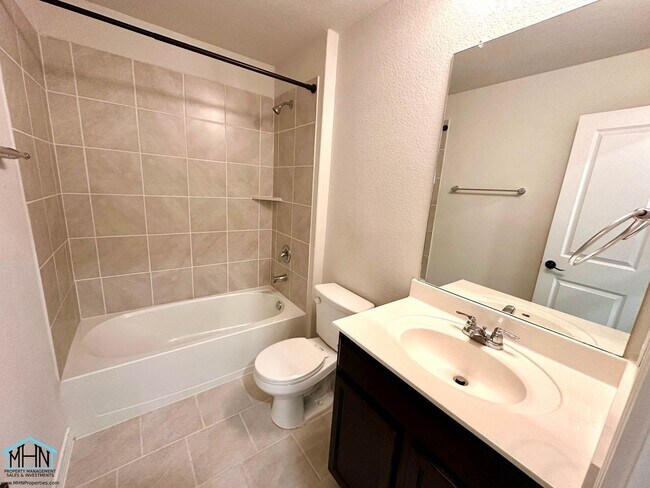 Building Photo - Spacious & Modern 5-Bedroom Rental Home in Riverstone at Westpointe!