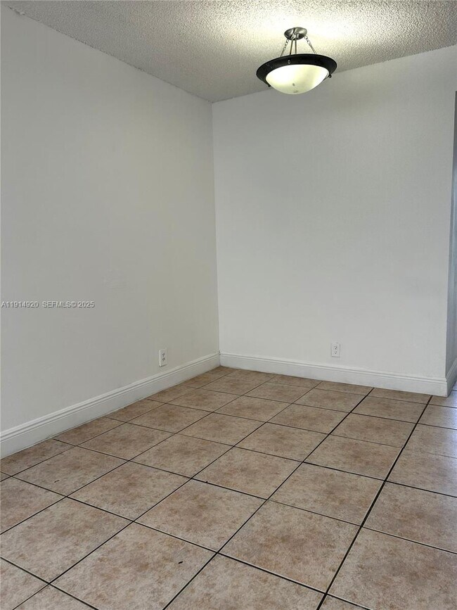 Building Photo - 16919 N Bay Rd