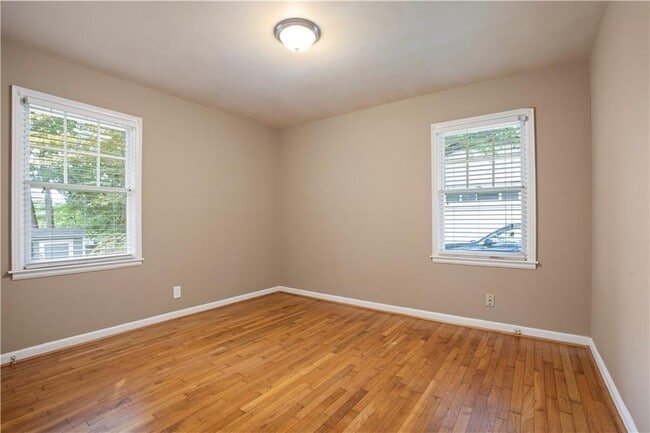 Building Photo - 914 Willivee Dr
