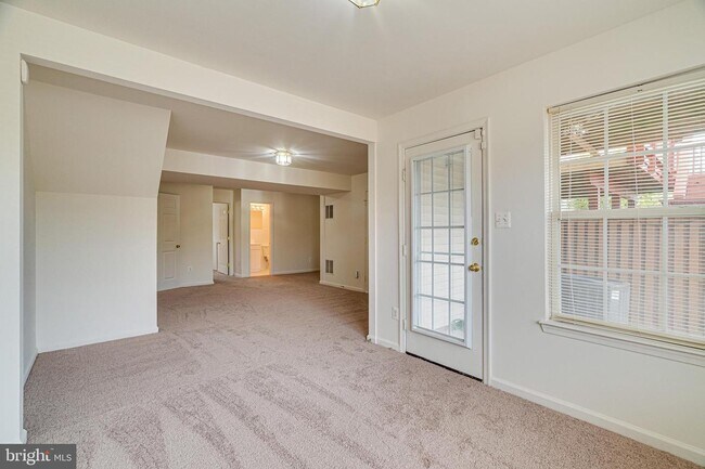Building Photo - 417 Sparkleberry Terrace NE