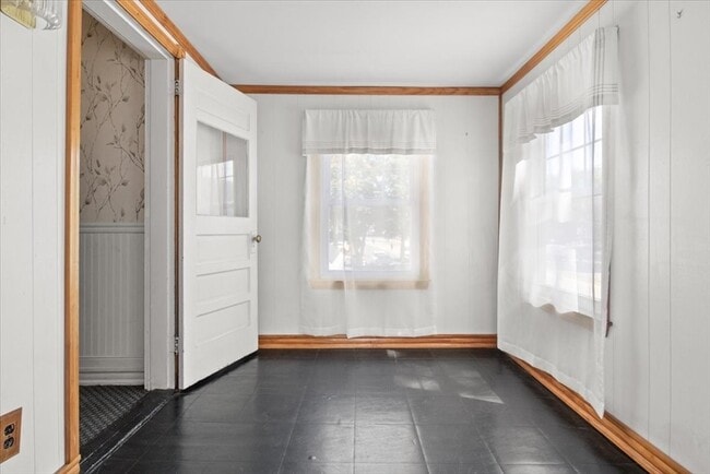 Building Photo - 715 Truman Pkwy