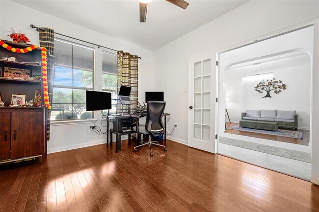 Building Photo - 300 Southern Cross Dr