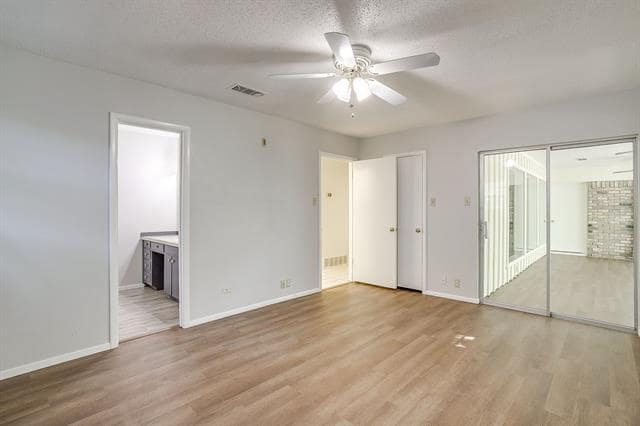 Building Photo - 1225 Crestwood Dr