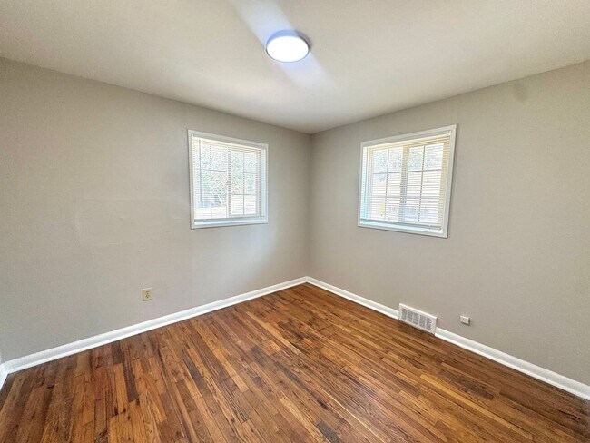 Building Photo - 464-464 Glen View Ct