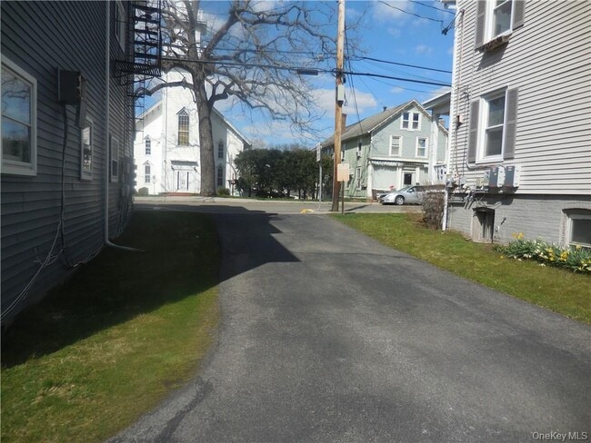 Building Photo - 223 Hudson St