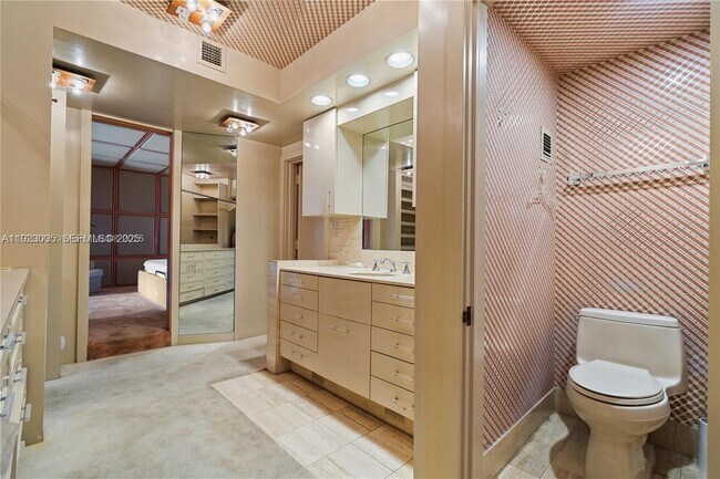 Building Photo - 11111 Biscayne Blvd