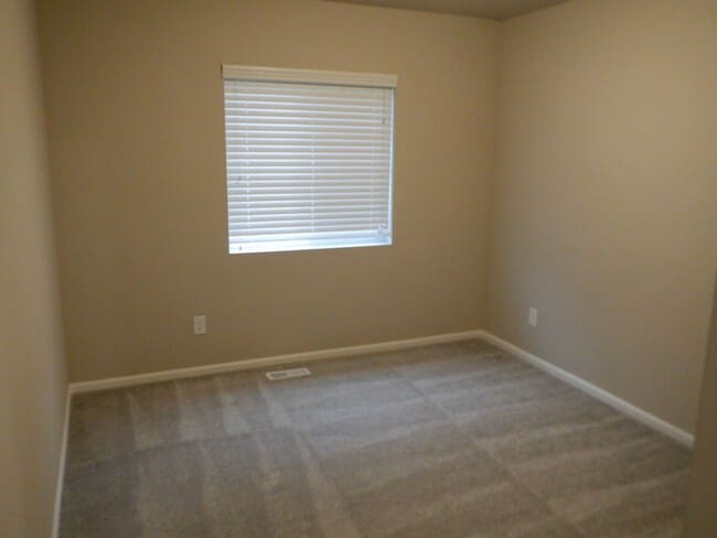 Building Photo - 3308 Hoffman Hill Blvd