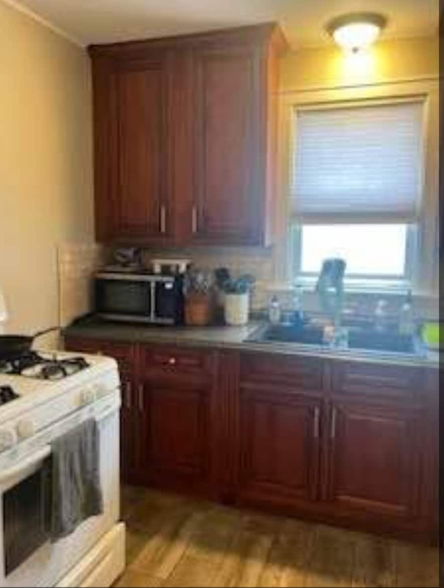 kitchen - 245 Union St