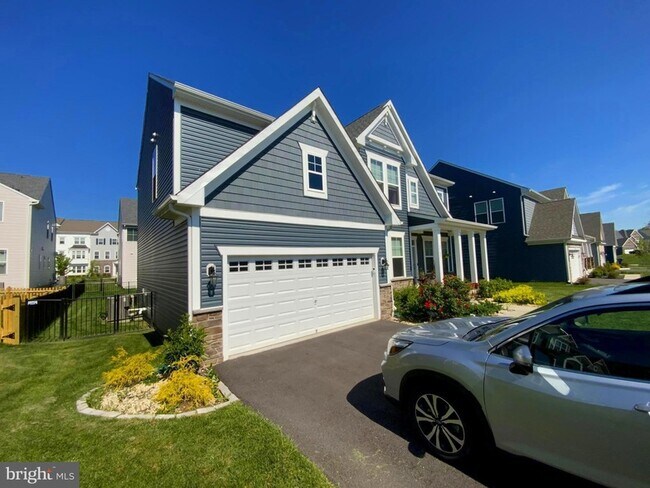 Building Photo - 5763 Hawk Ridge Rd