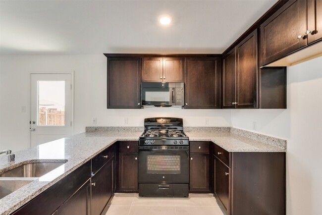 Building Photo - 6112 Determine Ln