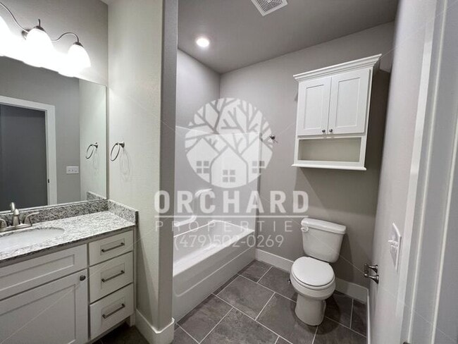 Building Photo - Tontitown- Single-Family Home- Spacious Ke...