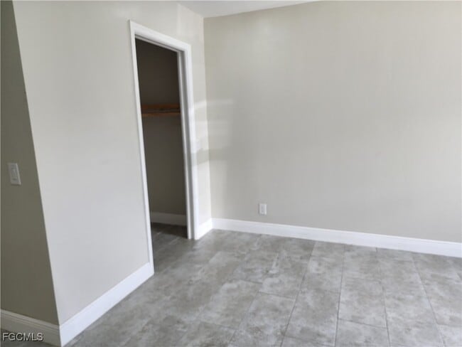 Building Photo - 100 Roosevelt Ave