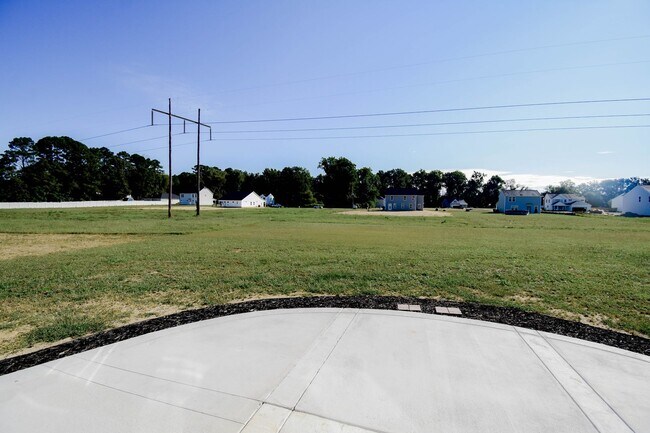 Building Photo - 3 Bedroom 2.5 Bathroom- Built in 2024!