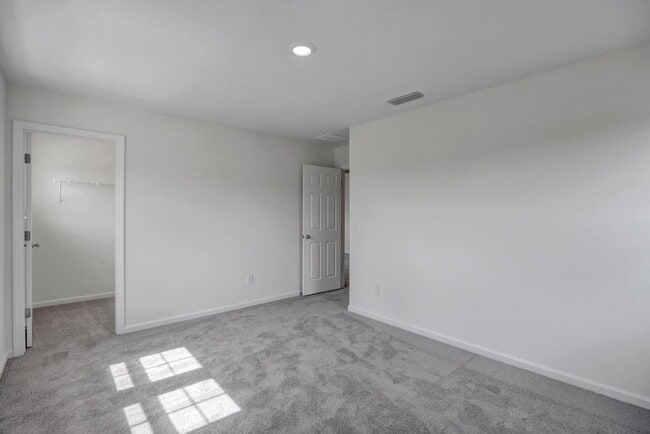 Building Photo - 115 Gourd Is Wy