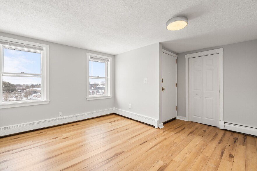 Building Photo - 25 Porter St