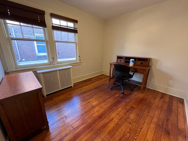 Building Photo - 2268 Shady Ave