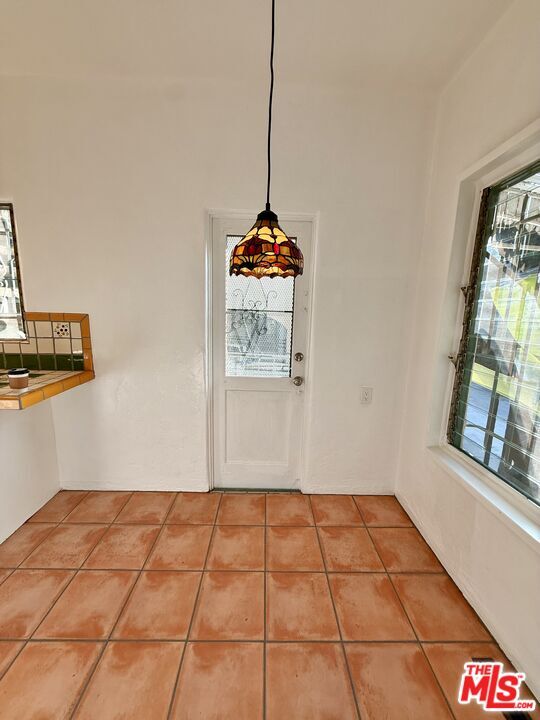 Building Photo - 2166 Beachwood Terrace