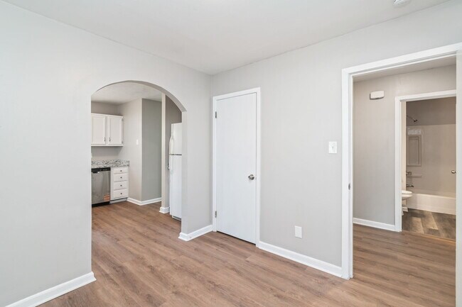 Building Photo - 275 Maryville Pike