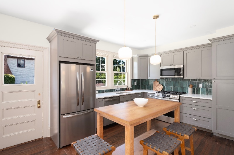 Building Photo - 294 Cole Ave