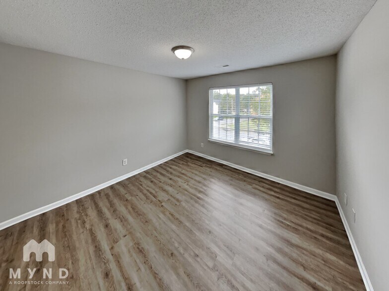 Building Photo - 4702 Mallard Creek Dr