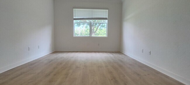 Building Photo - 1343 NE White Pine Terrace