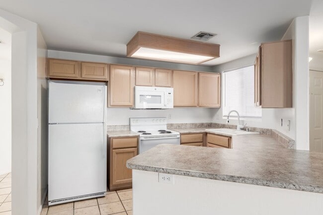 Building Photo - Adorable 2 bedroom unit in Paradise Valley!!