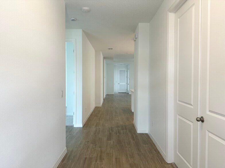 Building Photo - 2976 Embark Trl