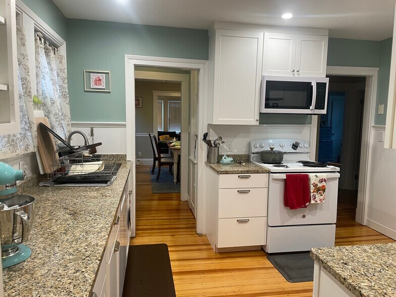 Kitchen - 16 Appleton Place