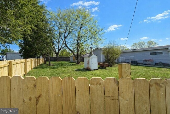 Building Photo - 87 Becks Ln