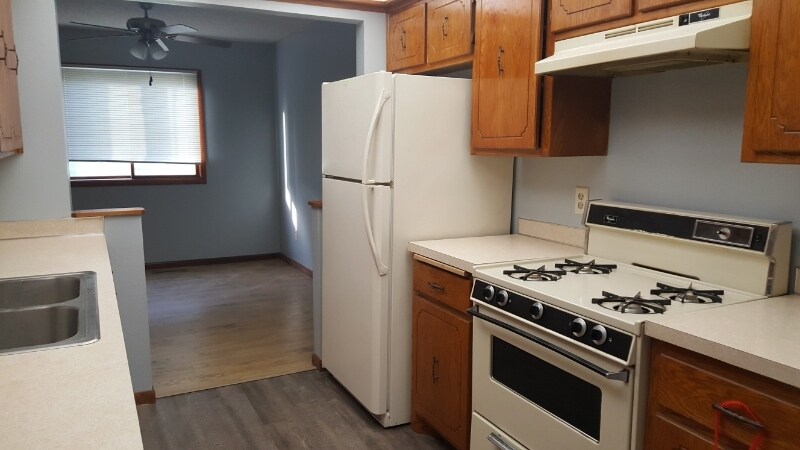 Building Photo - 1340 68th Ln N