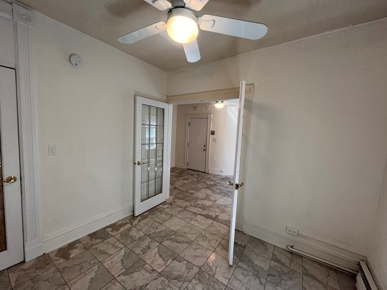 Building Photo - 613 State St