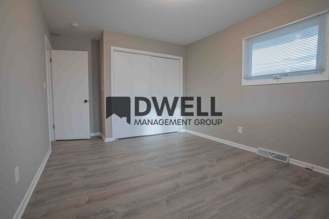 Building Photo - Single Family Home in SW Rochester with Fu...