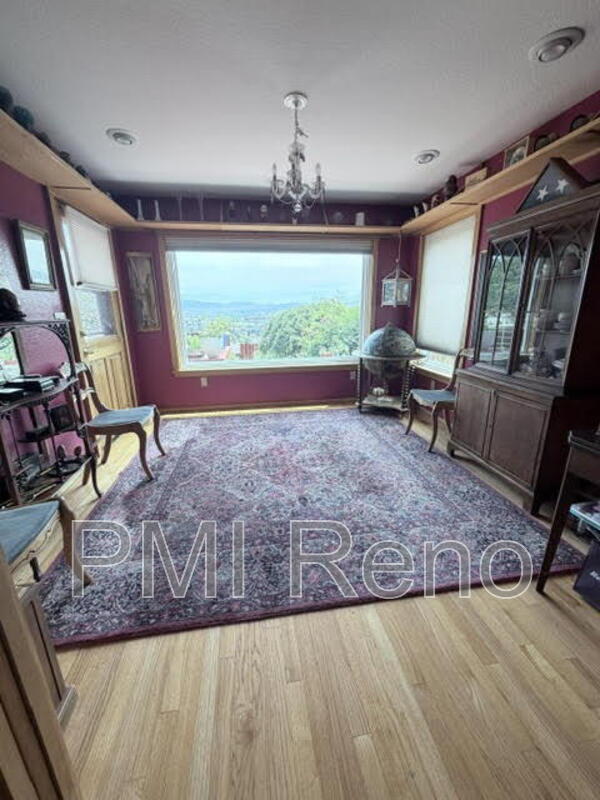 Building Photo - 744 Diogenes Dr