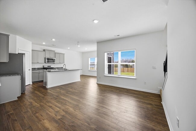 Building Photo - 702 N Saulsbury Ln