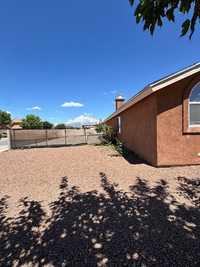 Building Photo - 1326 Magoffin Pl