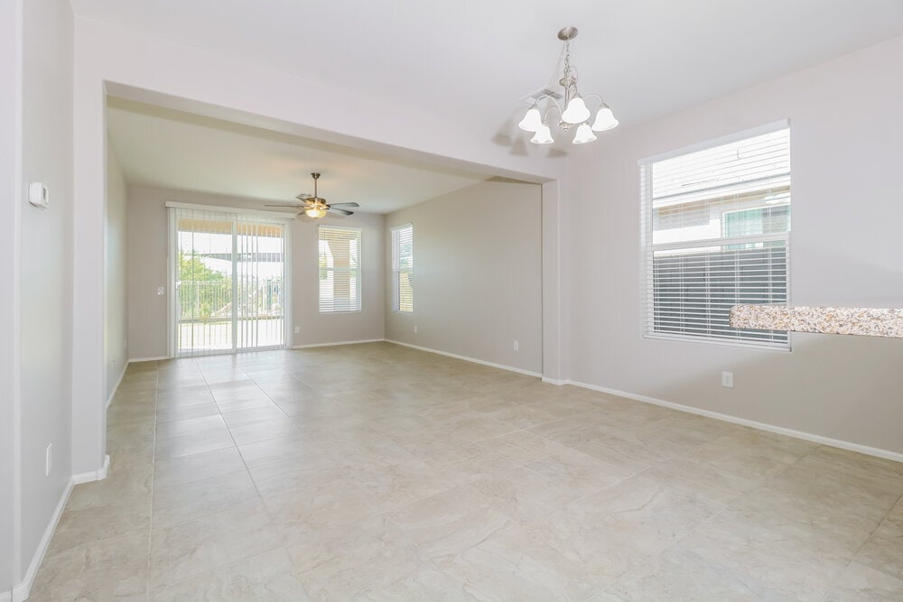 Building Photo - 10425 W Pima St