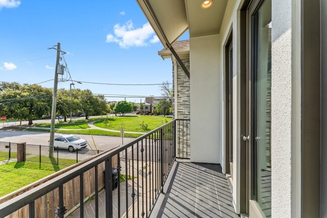 Building Photo - 2909 Gillespie St