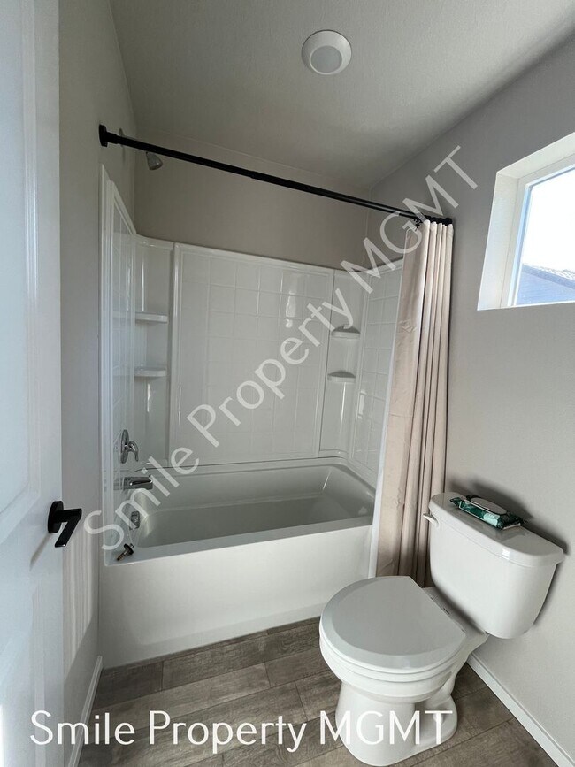 Building Photo - 14611 SW 78th Ave