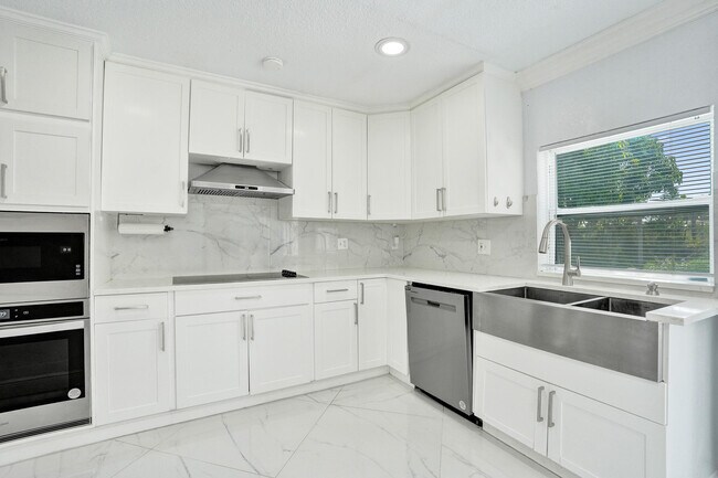 Building Photo - 855 NW 80th Terrace