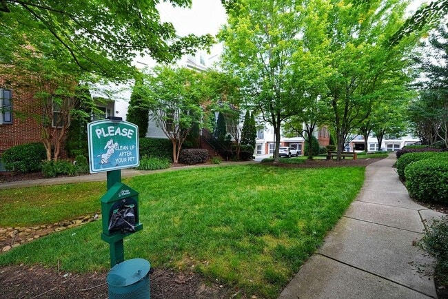 Building Photo - 307 Le Gran Bend