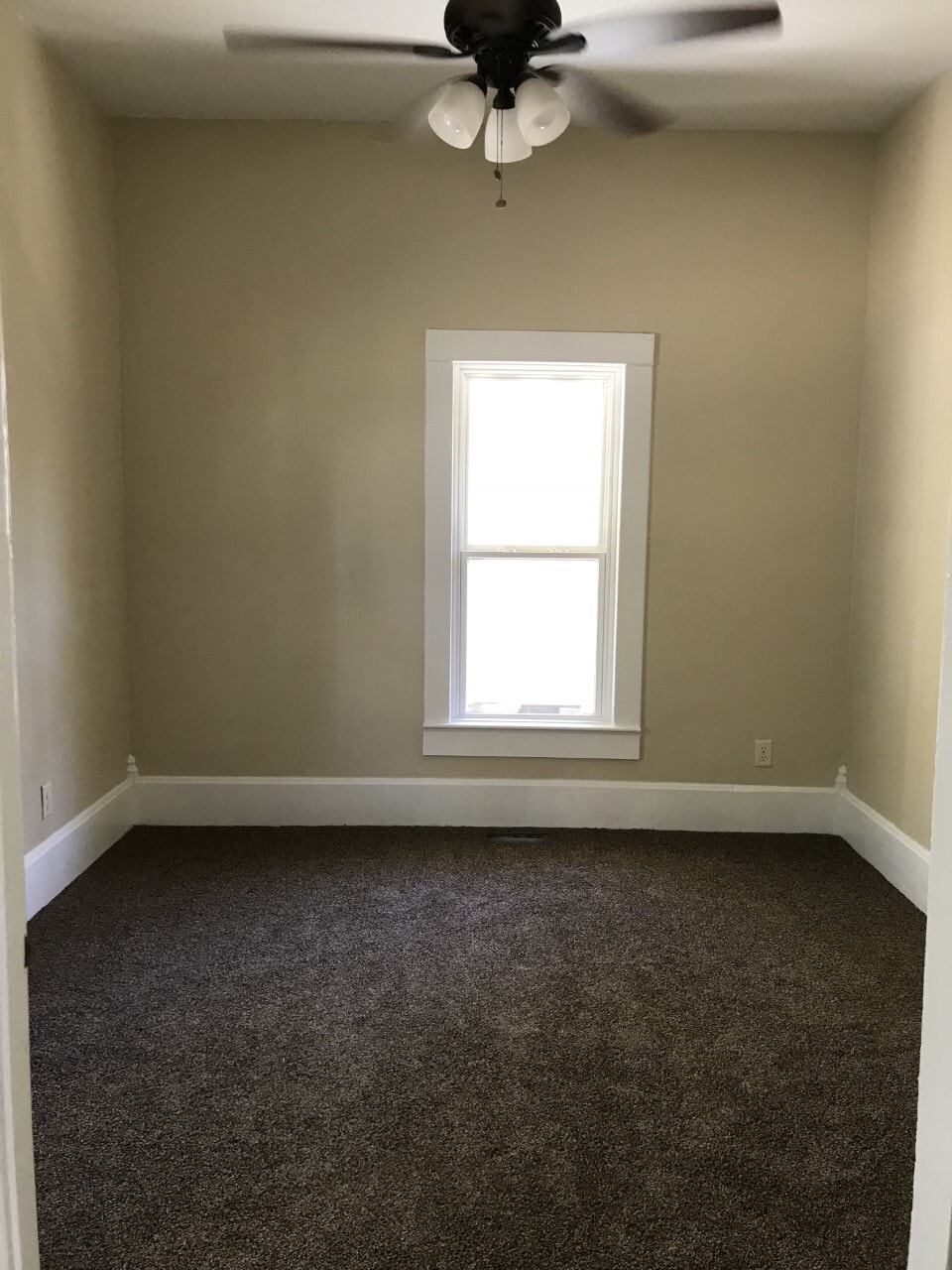 Bedroom - 621 Bluemont Ave