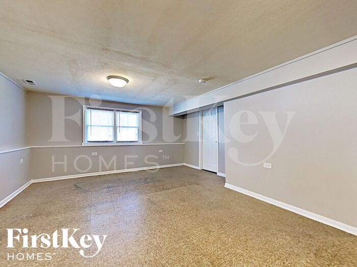 Building Photo - 14725 Memorial Dr