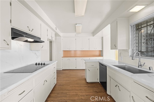 Building Photo - 5150 W Slauson Ave