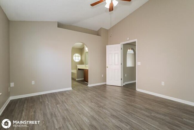 Building Photo - 7163 Overland Park Blvd E, Jacksonville, F...